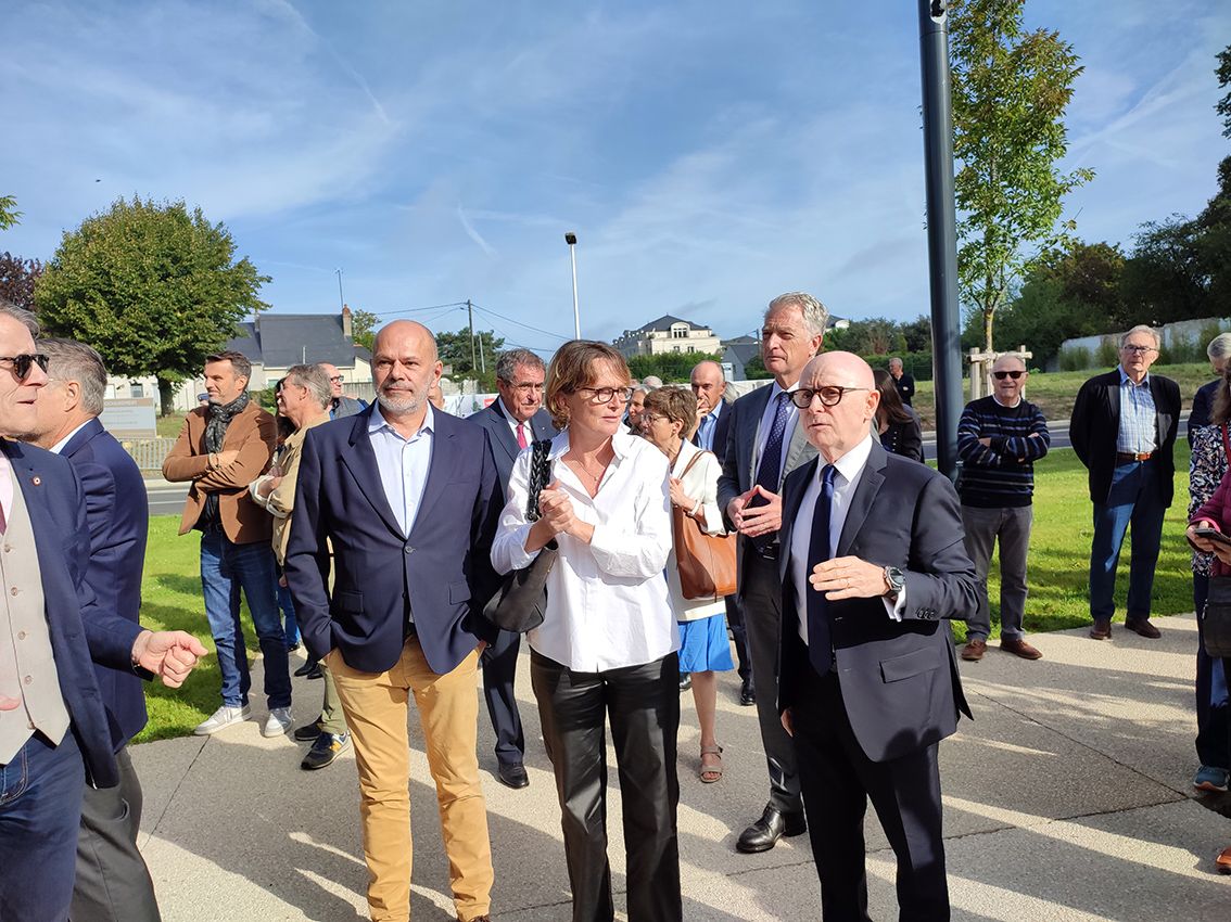 Inauguration espace Jacques Chirac Samedi 30 septembre 2023 002 SaintCyrsurLoire Inauguration espace Jacques Chirac Samedi 30 septembre 2023 002 SaintCyrsurLoire