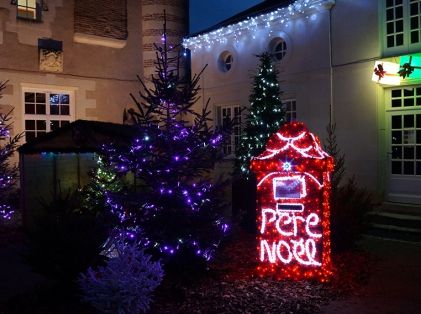 La magie de Noël s'installe à Saint-Cyr (décembre 2020)