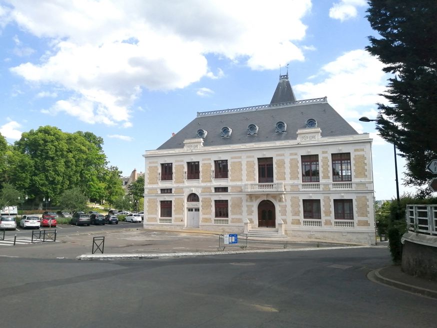 Ancienne mairie rénovée